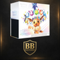 Pokémon Karten Karmesin & Purpur Prismatische Entwicklungen Top-Trainer-Box